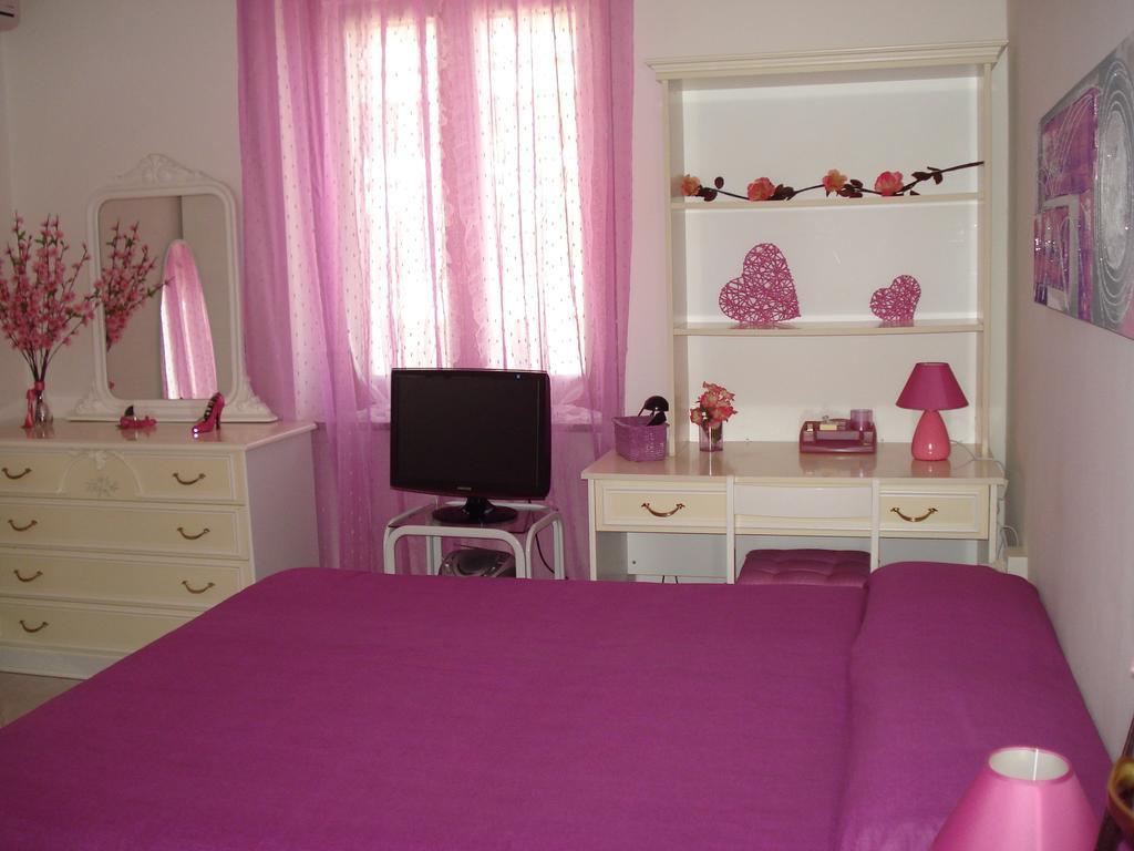 L'Aurora Viola Bed & Breakfast Carbonia Cameră foto