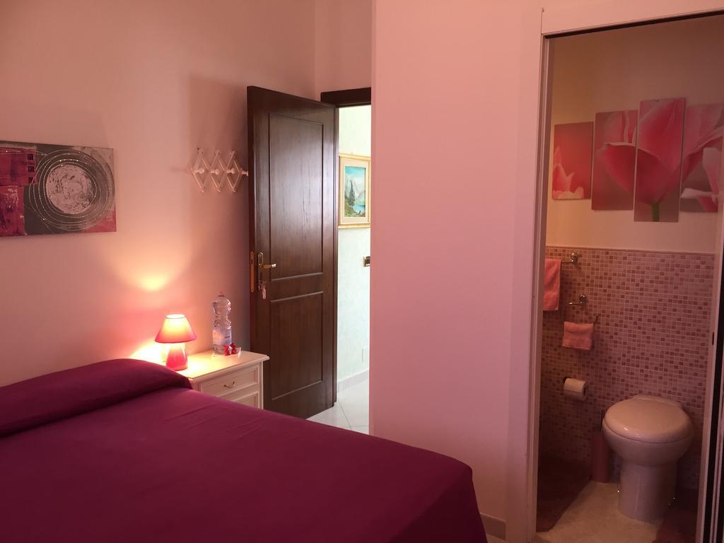 L'Aurora Viola Bed & Breakfast Carbonia Exterior foto